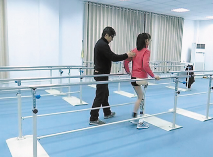 假肢在使用中殘肢出現裂口該如何解決呢(圖1) 假肢在使用中殘肢出現裂口該如何解決呢(圖1)